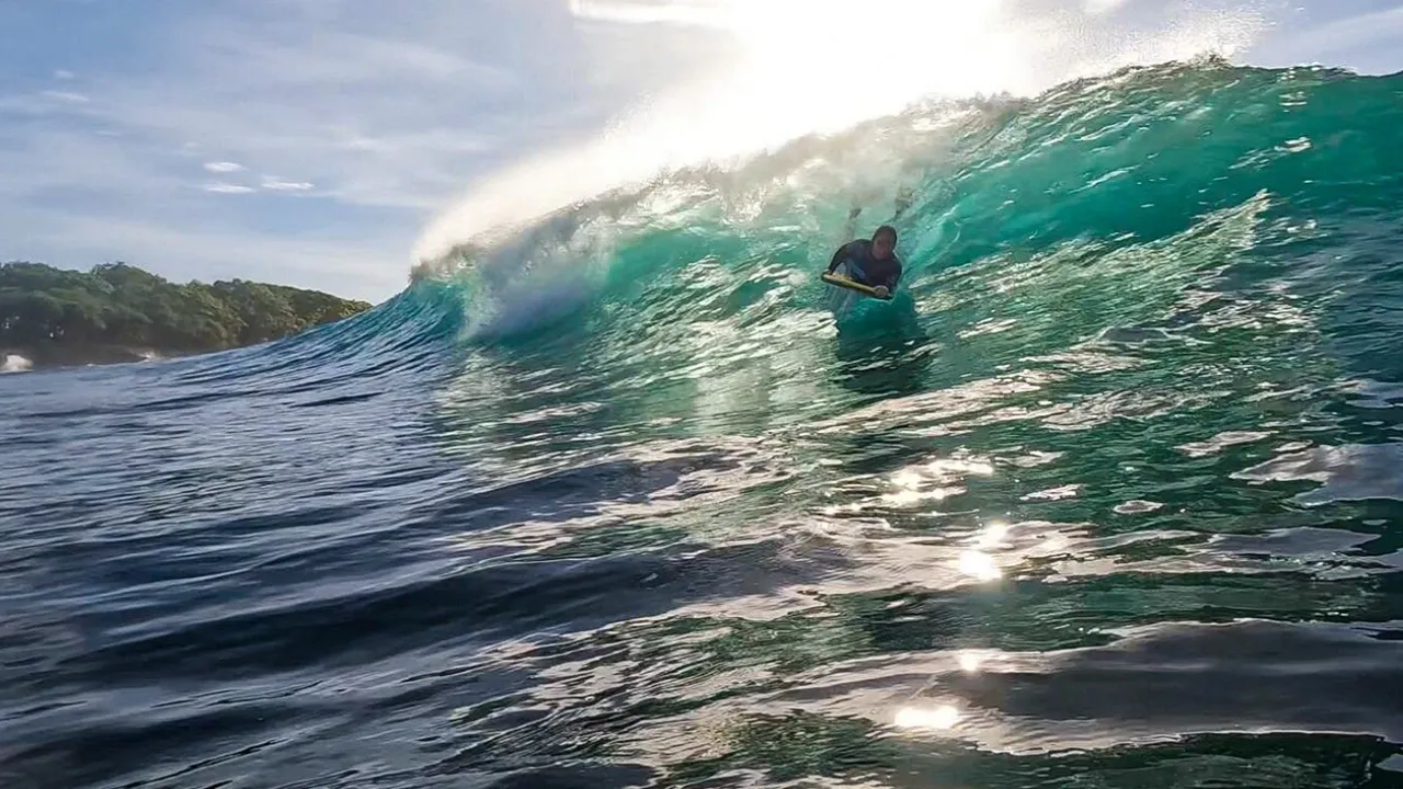 Bodyboarding Couples
