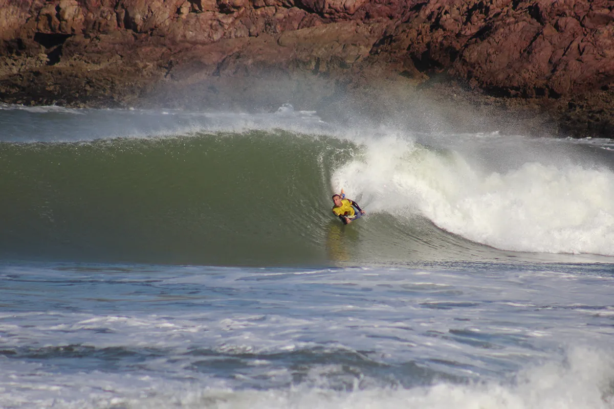 Bodyboard-Holidays Director Rob Barber carves in to a deserted Desert wall during his trip to Secret Morocco.