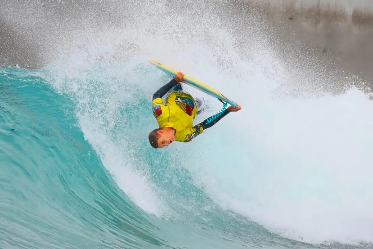 Drop Knee Vs Prone Bodyboarding